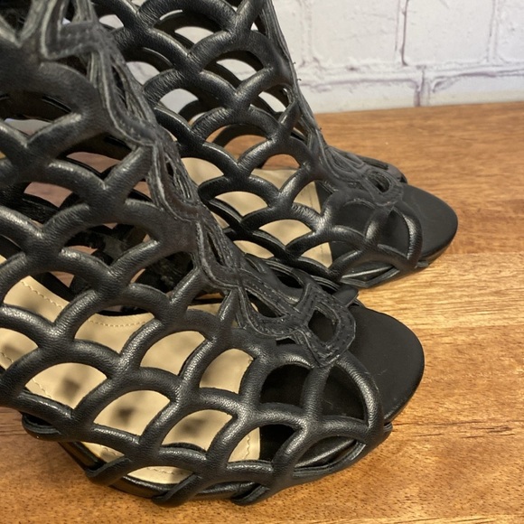 Vince Camuto Leather Fontanela Sexy Sleek Bootie Black Size 6.5 - Picture 5 of 16